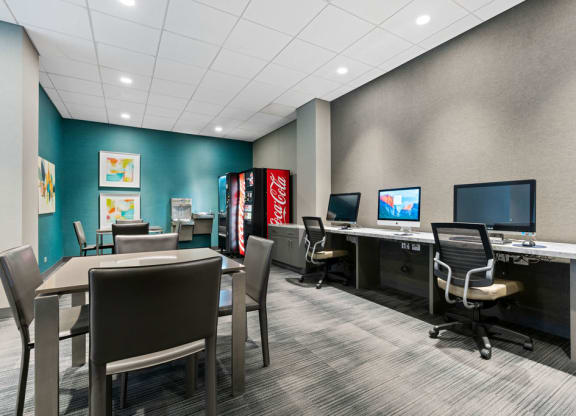 Business Center With Computers at Elm Street Plaza, Illinois, 60610
