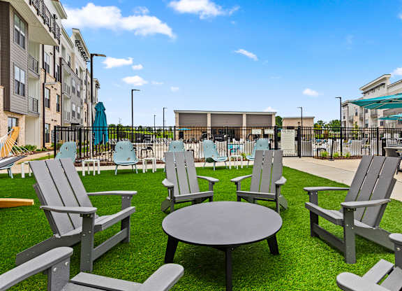 Outdoor Patio at Views at Flowers, Clayton, North Carolina