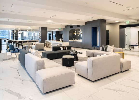 Amenities Center at 220 Meridian, Indianapolis, IN 46204