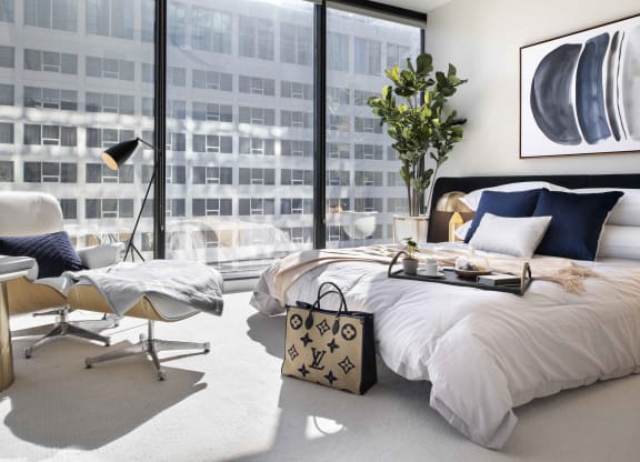 Master Suite at 220 Meridian, Indianapolis, IN 46204