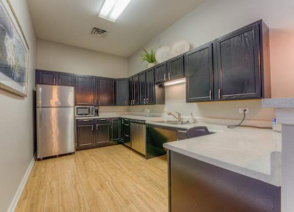 Community Clubhouse at Parham Pointe Apartments in Little Rock, AR