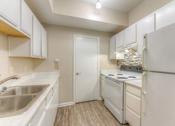 One and two bedroom apartment homes featuring efficient appliances, hardwood floors, walk-in closets, washer and dryer connections and much more at Parham Pointe Apartments in Little Rock, AR