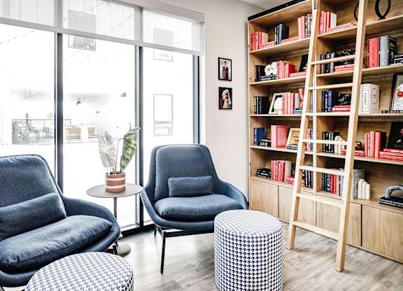 Resident lounge at The Artisan at 39th in Omaha, NE