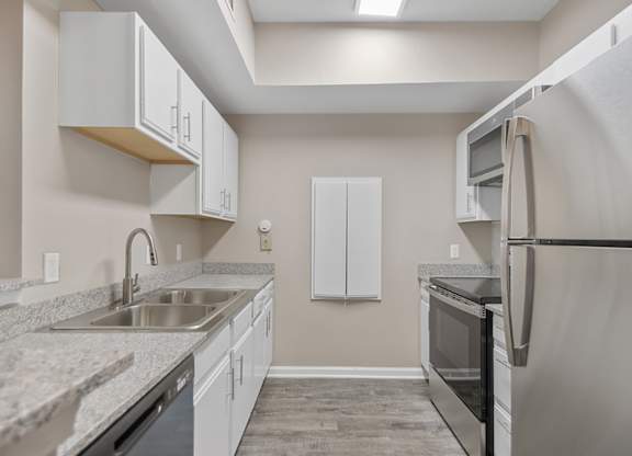 One and two bedroom apartment homes featuring efficient appliances, hardwood floors, walk-in closets, washer and dryer connections and much more at Parham Pointe Apartments in Little Rock, AR
