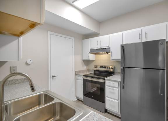 One and two bedroom apartment homes featuring efficient appliances, hardwood floors, walk-in closets, washer and dryer connections and much more at Parham Pointe Apartments in Little Rock, AR