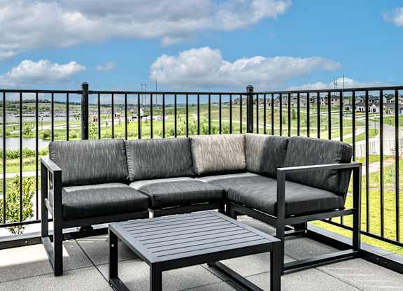Resident lounge at Flanagan Lake in Omaha, NE