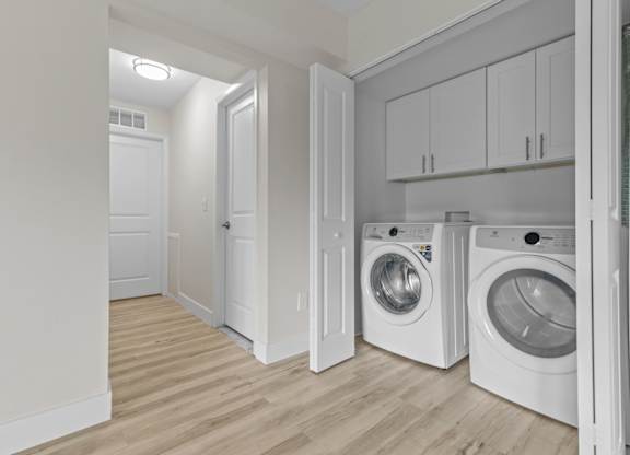Washer Dryer In Unit at Sunnymede Apartments - Troy, MI, Michigan