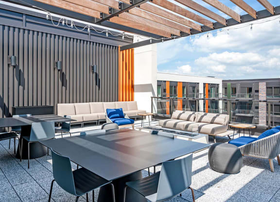 Outdoor dining at Central Park West, Minnesota