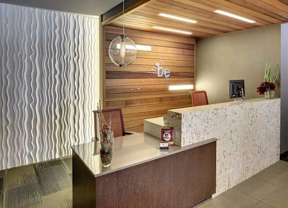 Be @ Axon Green Lobby with Desk