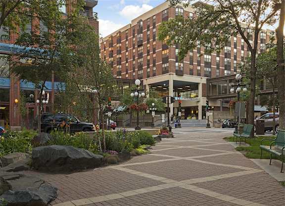 Mears Park Place Apartments in Saint Paul, MN Building Exterior