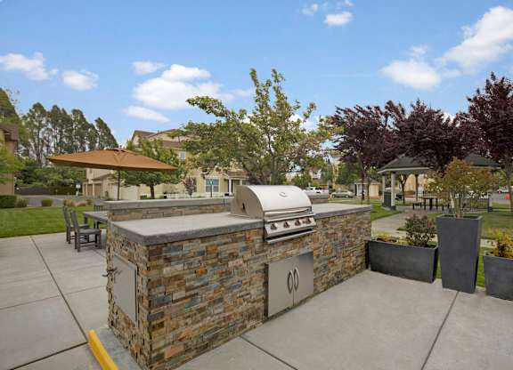 BBQ Amenities | Apartments For Rent In Napa CA | Saratoga Downs at Sheveland Ranch