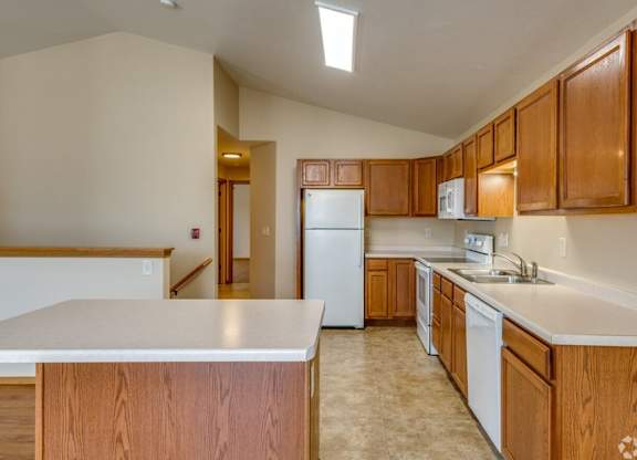Upper Corner Pineview, Kitchen, 2 Bed/2 Bath