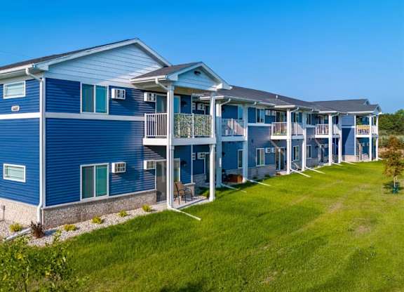 Bay Pointe Exterior