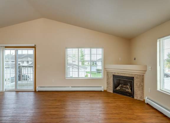 Upper Corner Pineview, Living Area, 2 Bed/2 Bath