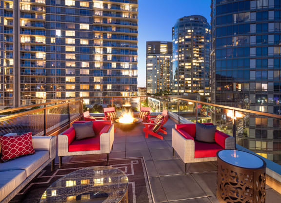 Ella Apartments Rooftop Lounge