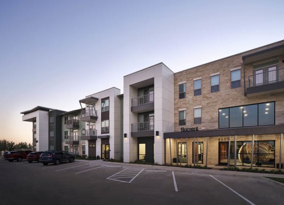 the building where the hotel is located