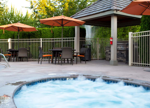 Grandridge Place Apartments Community Spa