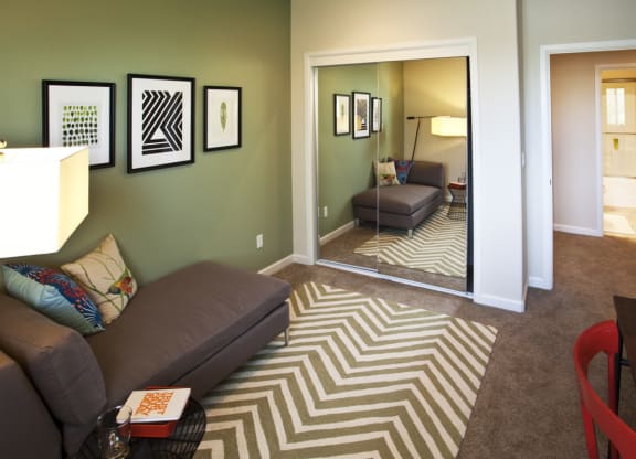 Grandridge Place Apartments Guest Bedroom
