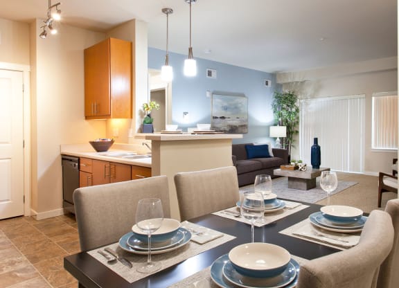 Island View Apartments Dining Room and Kitchen