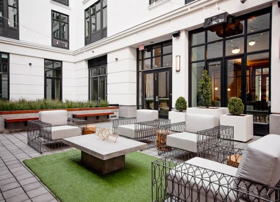 North Hollow Apartments Exterior Courtyard