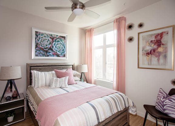 North Hollow Apartments Model Bedroom