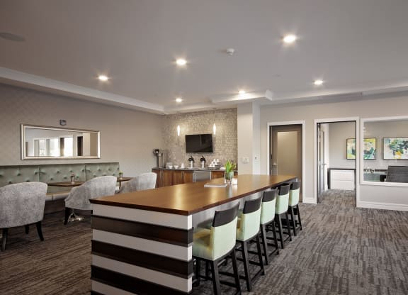 Portera at the Grove_Wilsonville  Inviting lobby with plenty of seating