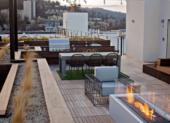 North Hollow Apartments Rooftop Fire Pit