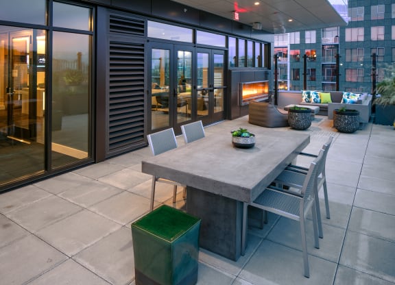 Sky3 Outdoor Dining