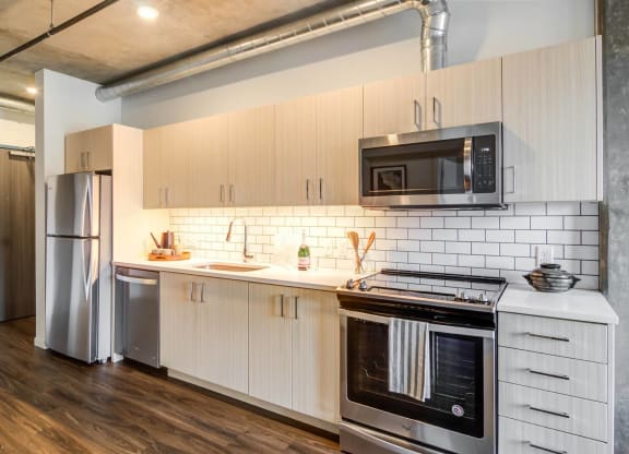 Subway Tile & Quartz