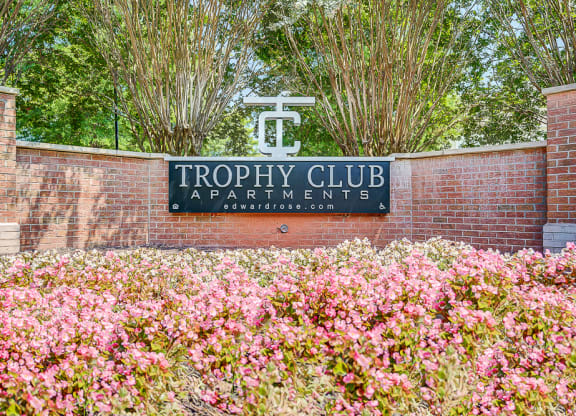 Welcoming Property Signage at Trophy Club at Bellgrade, Midlothian, 23113