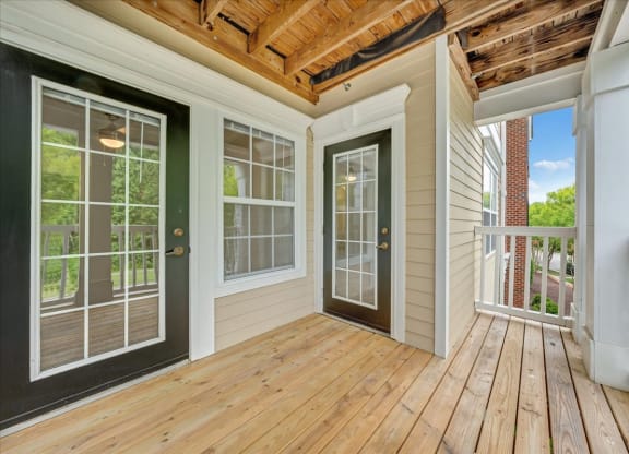 Spacious Balcony Options at Enclave Apartments, Midlothian, VA