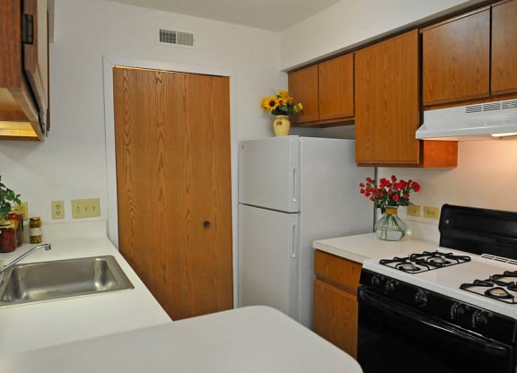 Kitchen at The Harbours Apartments, Clinton Twp, Michigan