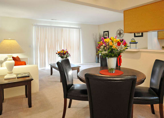 Dining Area  at Westlake Apartments, Michigan