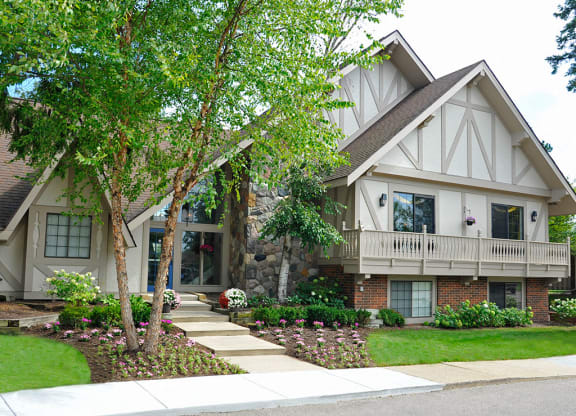 Leasing Office at Rivers Edge Apartments, Waterford, Michigan
