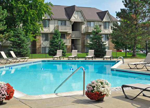 Outdoor Swimming Pool at Rivers Edge Apartments, Waterford