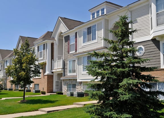 Walking Paths to Apartments at The Harbours Apartments, Clinton Twp, Michigan
