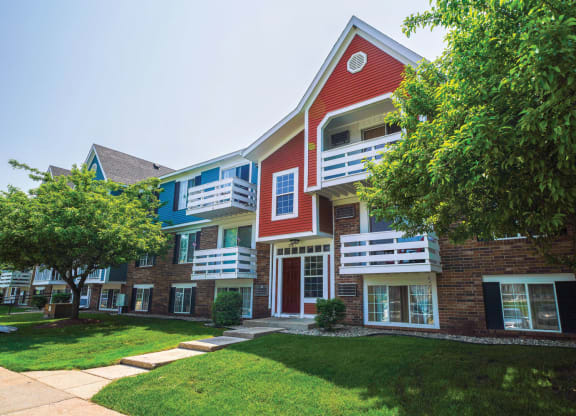 Green Views at Apple Ridge Apartments, Michigan