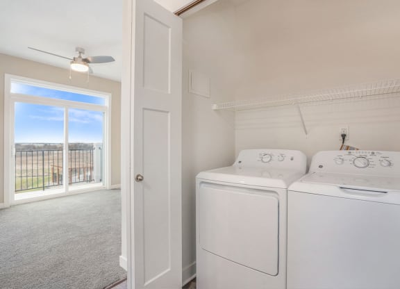 Full Size Washer & Dryer at Meadowbrooke Apartment Homes in Kentwood, MI 49512