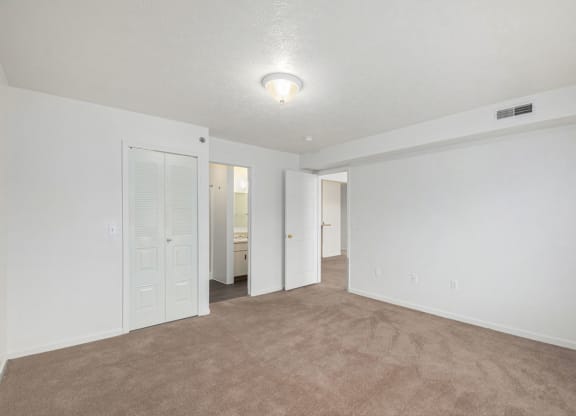 Primary bedroom with ensuite  at Black Sand Apartment Homes, Nebraska