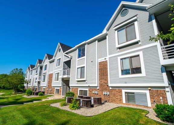 Well Maintained Buildings at Canal Club Apartments in Lansing, MI