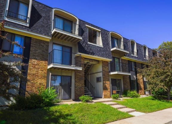 Elegant Exterior View at Concord Place Apartments, Kalamazoo, MI, 49009