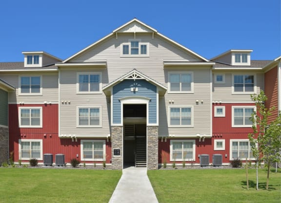 Apartment Entrance at Badger Canyon, Kennewick, Washington