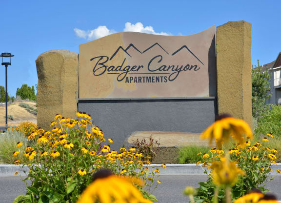 Elegant Entry Signage at Badger Canyon, Kennewick