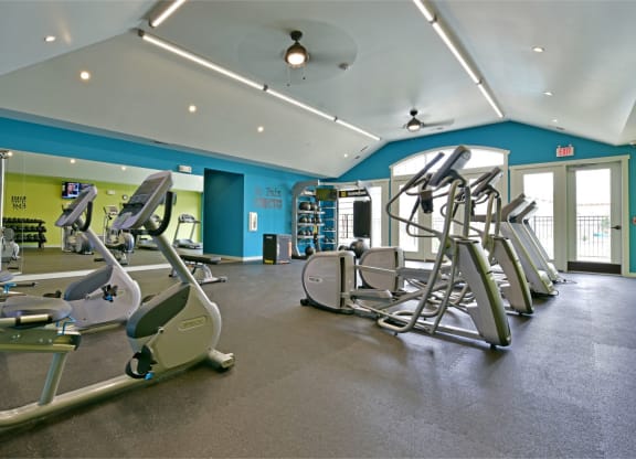 Fitness Center With Modern Equipment at Badger Canyon, Washington