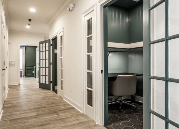 Remote work hubs at Alexandria of Carmel Apartments, Carmel, IN, 46032