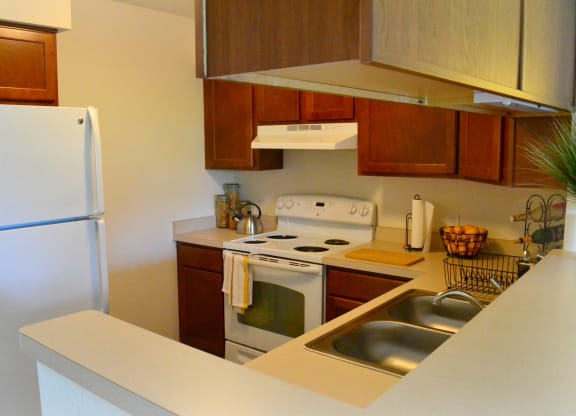 Kitchen at LakePointe Apartments, 45103
