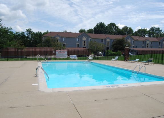 Large Sundeck with Wi Fi at Emerald Park Apartments in Kalamazoo, MI 49001