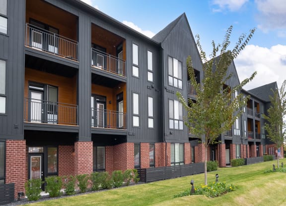 Building Exterior at Uptown Square Apartments, Troy, MI