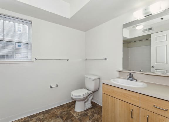 End style bathroom with a window at Fieldstream Apartment Homes, Ankeny
