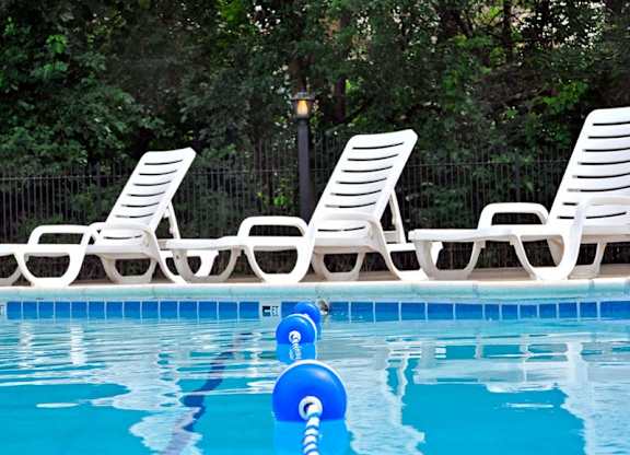 Swimming Pool and Sundeck at Fox Pointe Apartments, East Moline, Illinois